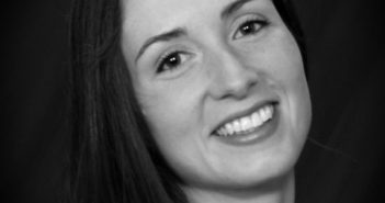 The Mom Egg with Nicelle Davis of The Bee’s Knees