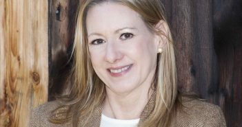 Julia Strayer – #febflash